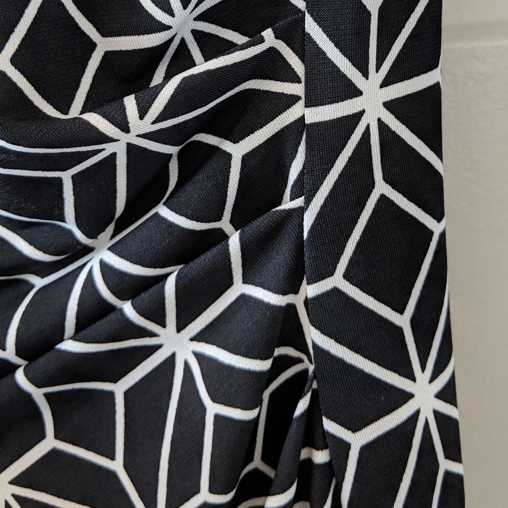 Adorable gathered waist Donna Morgan jersey dress - Picture 3 of 8